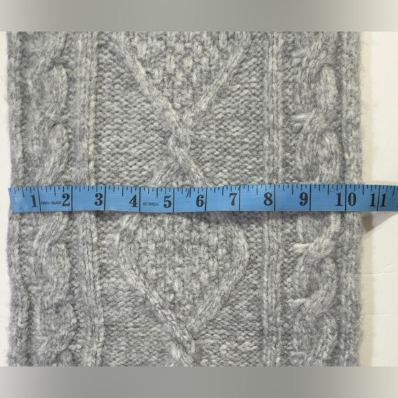 Old Navy heather gray knit infinity scarf Women’s winter outdoor accessories OS - Picture 5 of 5